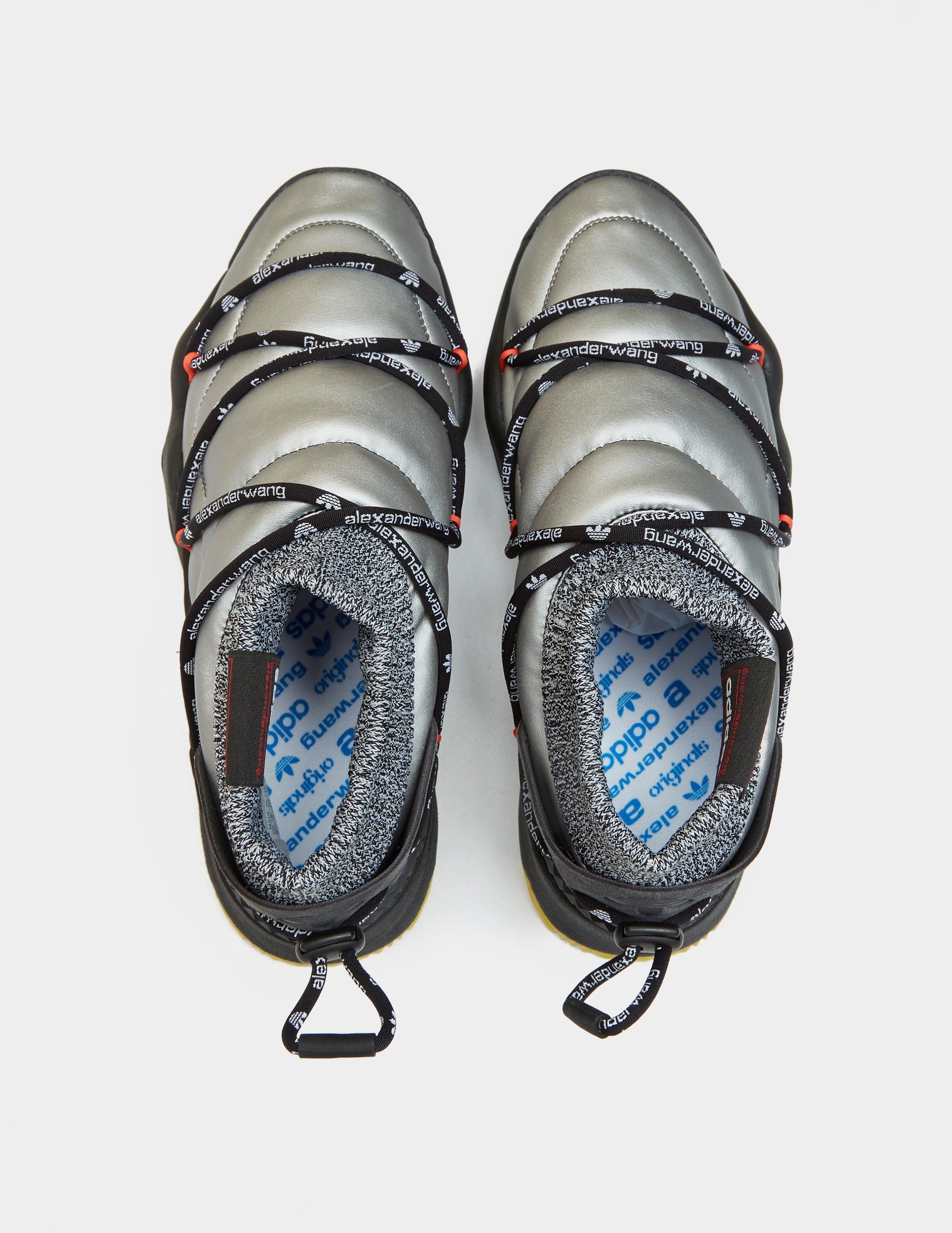 adidas trainer silver