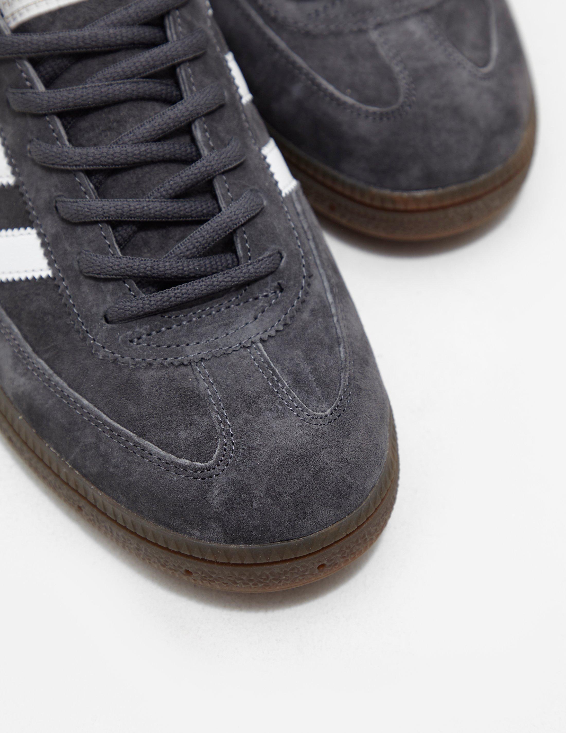 mens spezial trainers