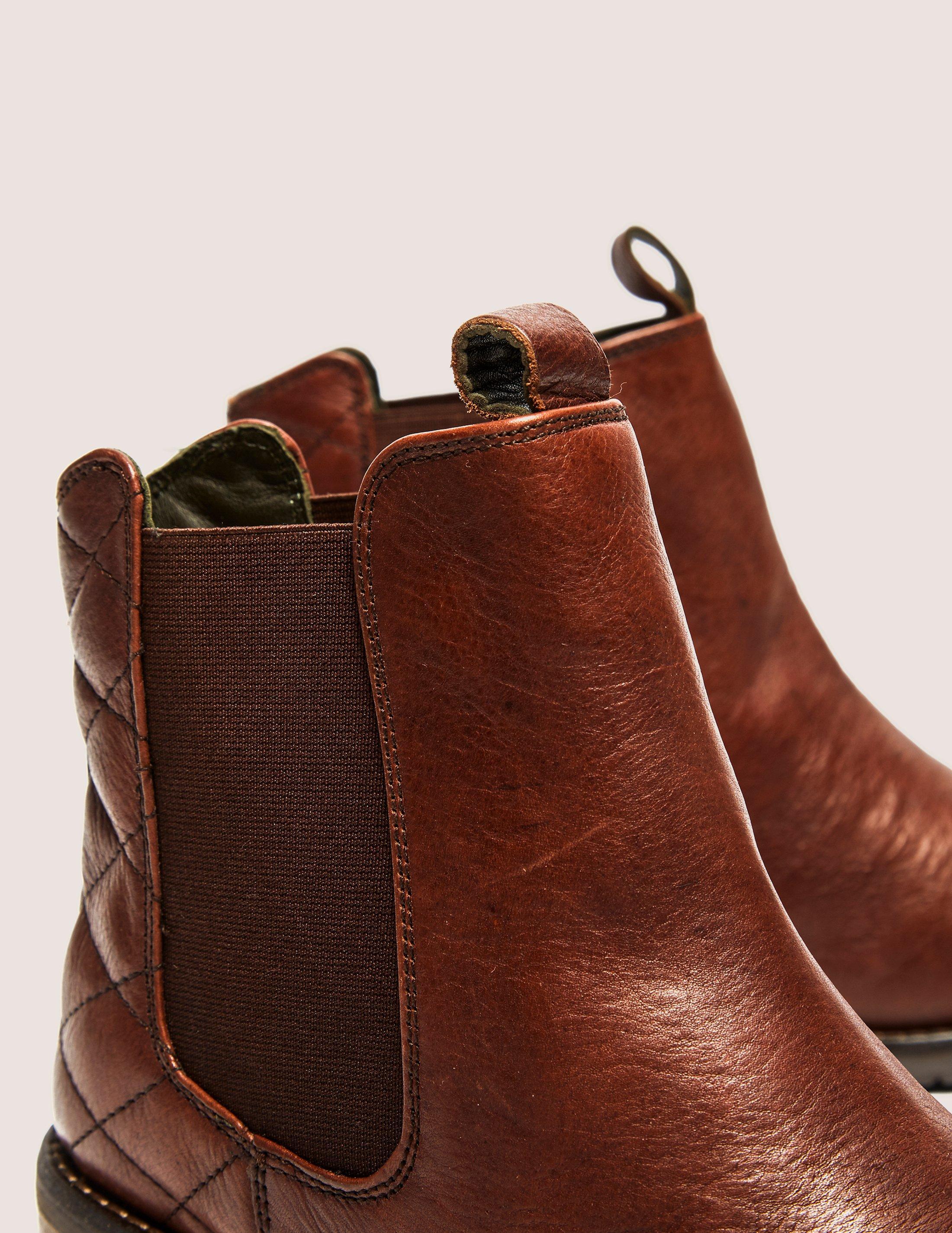barbour latimer boots