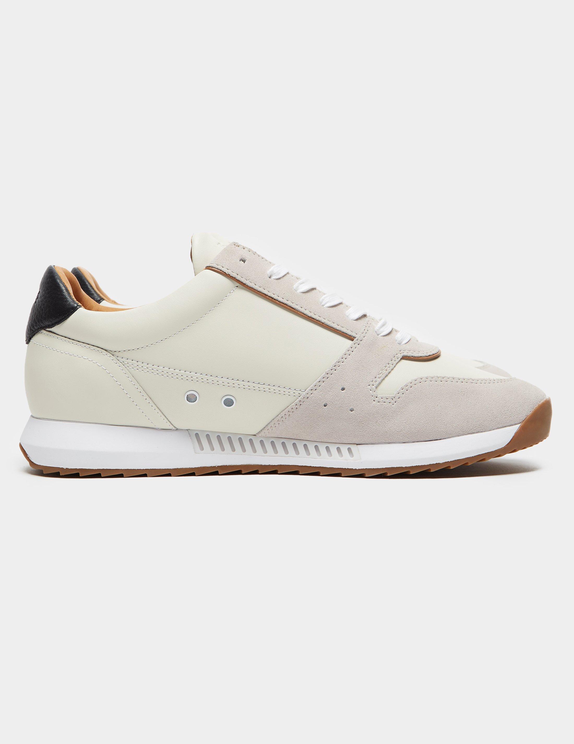 boss sonic run white