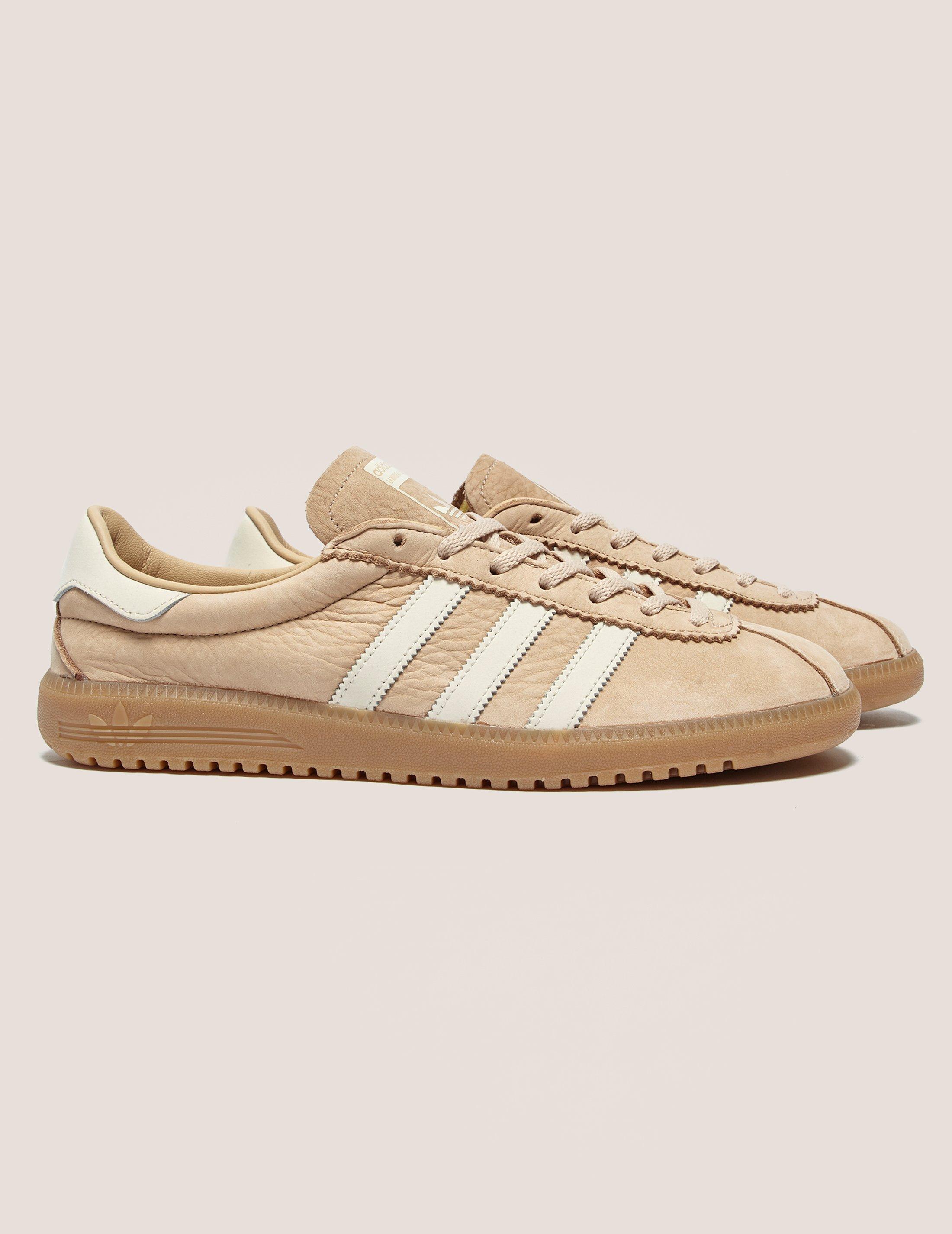 adidas bermuda beige