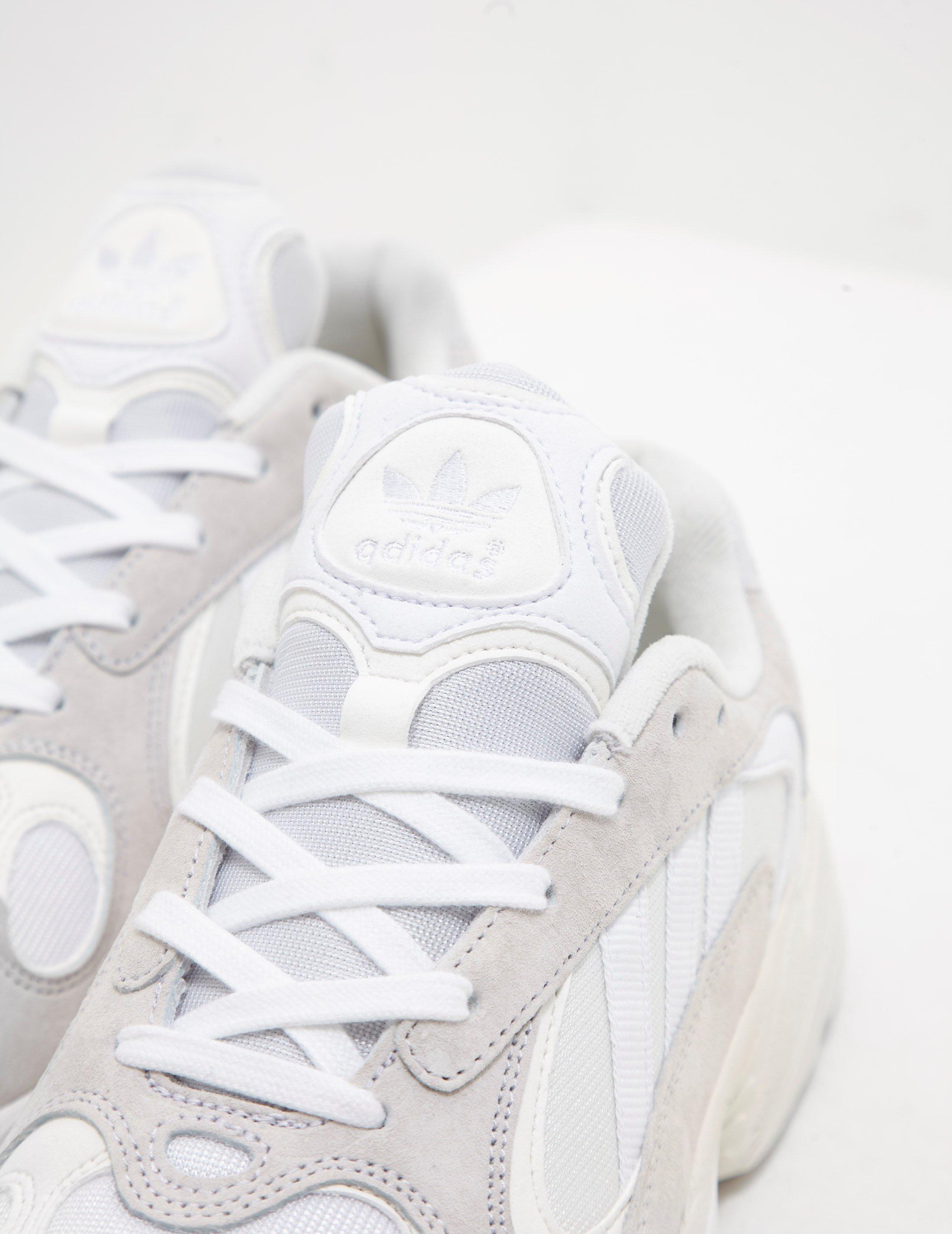 mens all white yungs