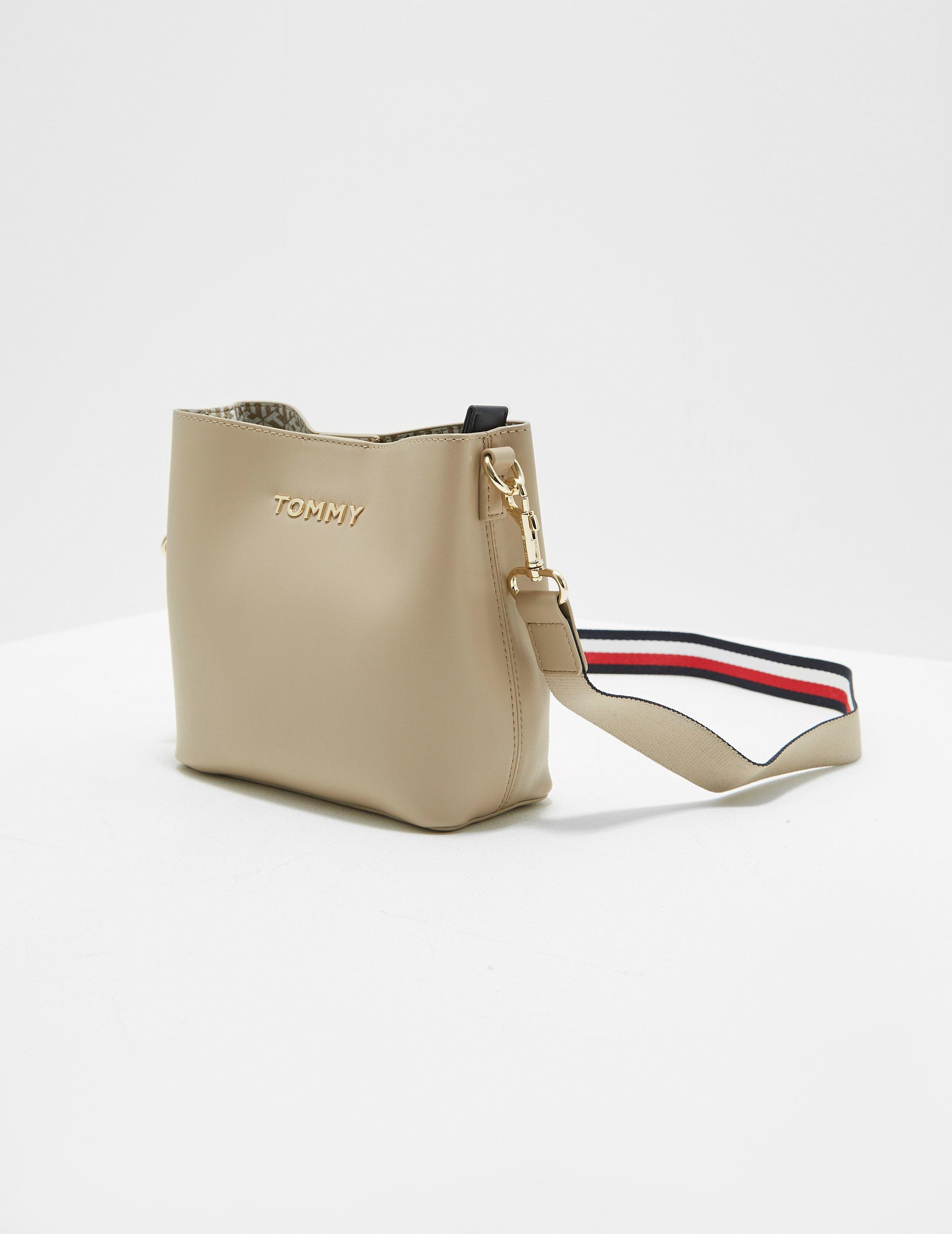 Tommy Hilfiger Icon Bucket Bag Neutral in Natural | Lyst