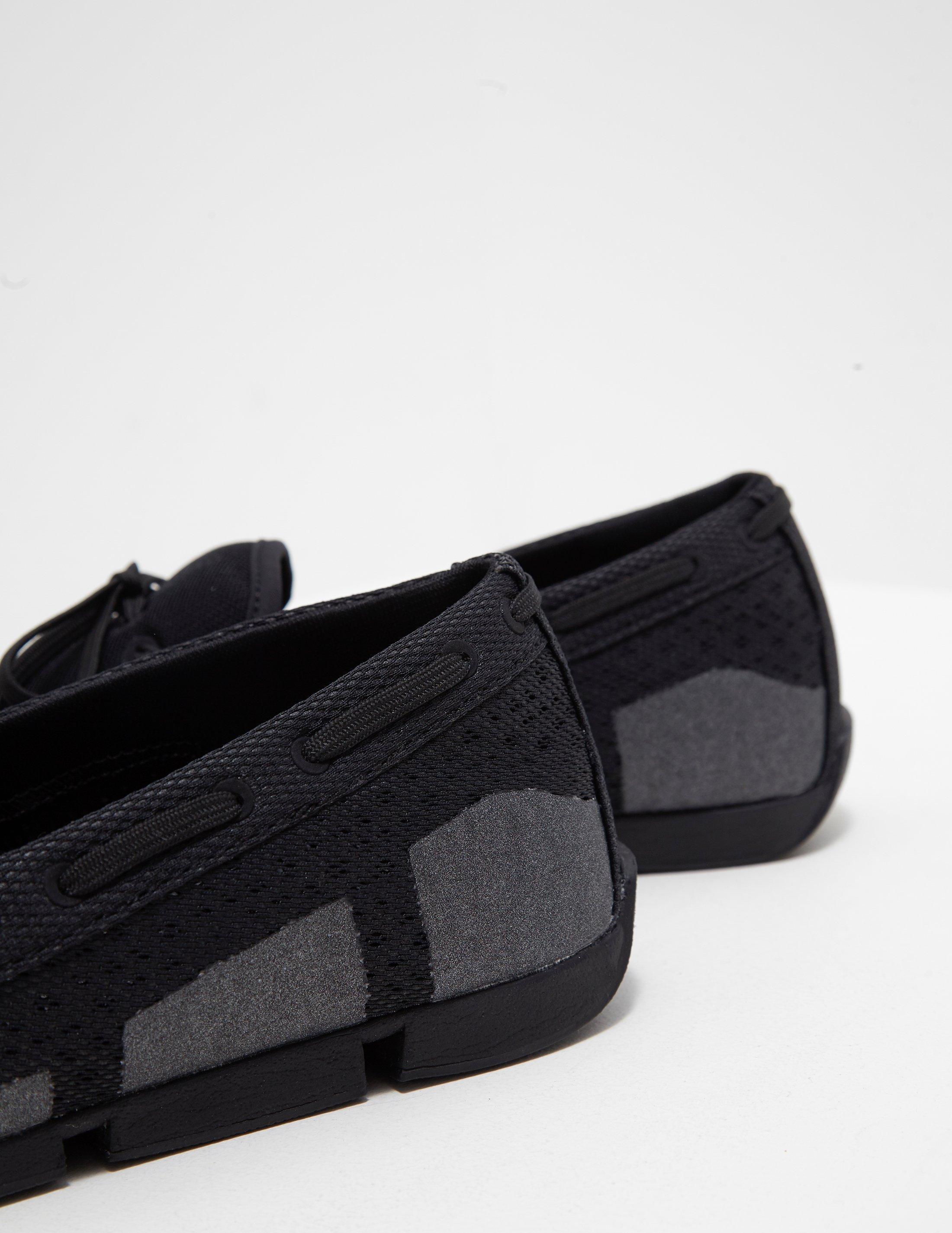 black swims shoes