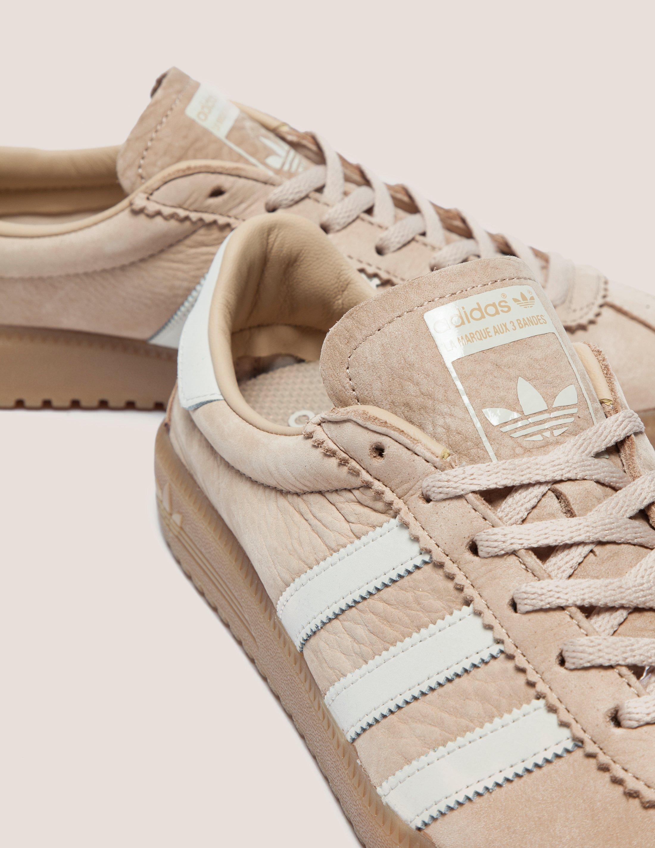 adidas bermuda beige