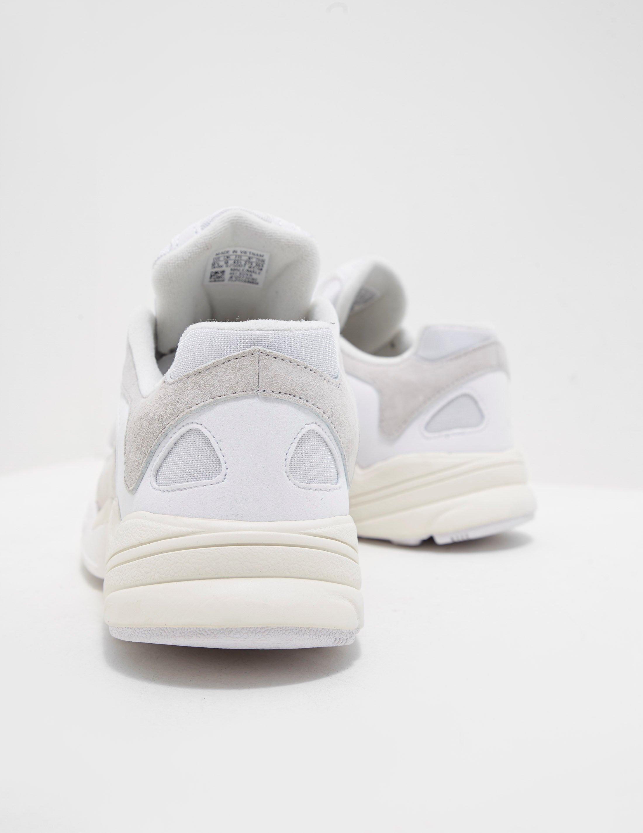 mens all white yungs