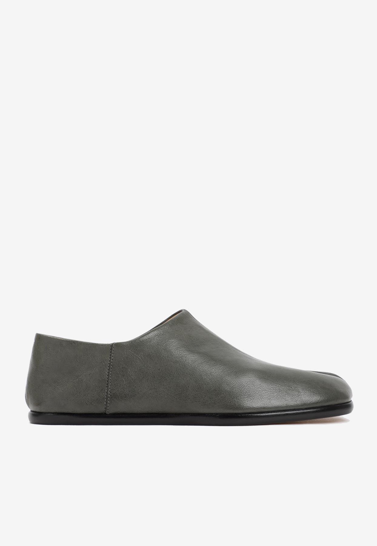 Maison Margiela Tabi Babouche Loafers In Leather in Gray for Men | Lyst