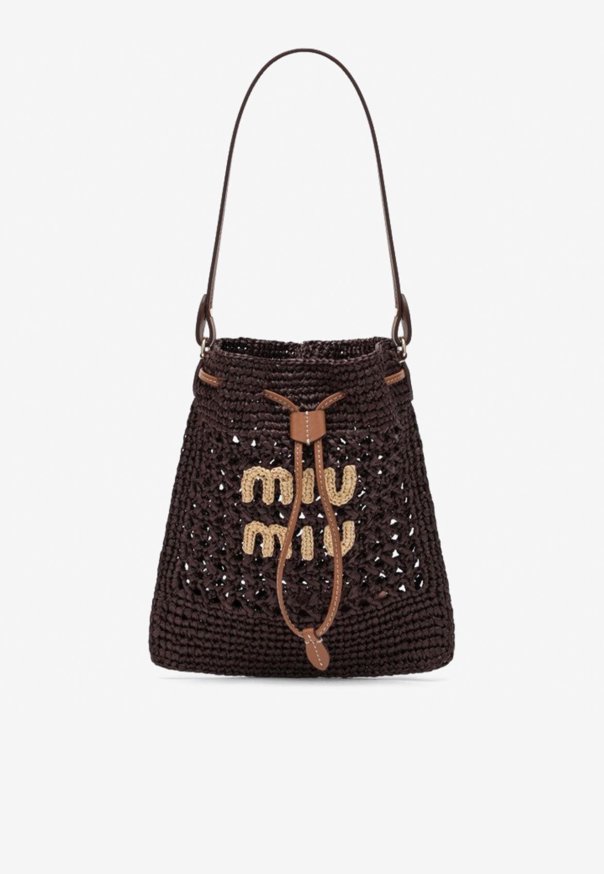【MIU MIU】RAFFIA BUCKET BAG Mini logo raffia-effect bucket bag in brown - Miu Miu