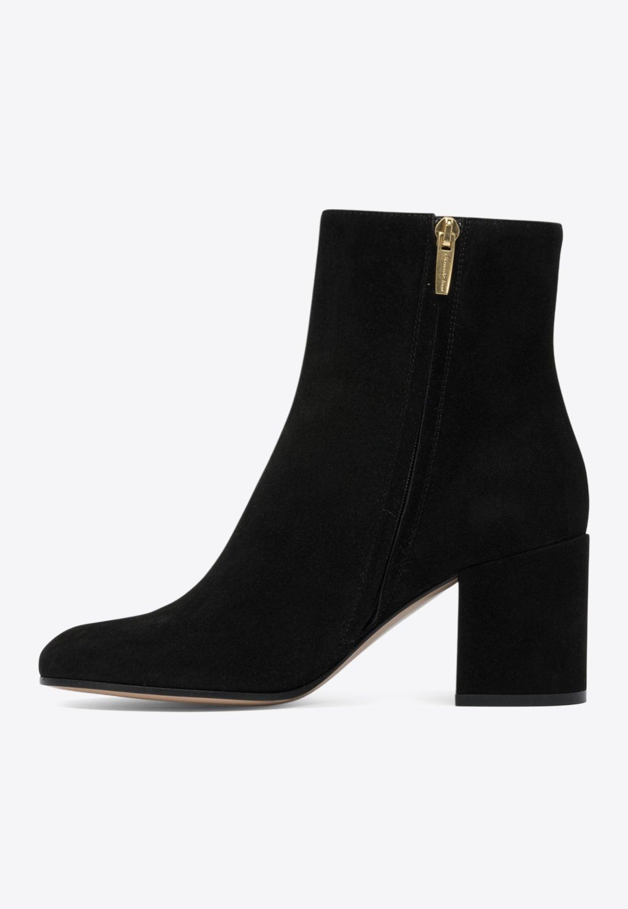 ショートブーツ・ブーティ Gianvito Rossi Gianvito Rossi Suede Leather Ankle Boots Gianvito Rossi Suede Buckle Moto Booties | Neiman Marcus