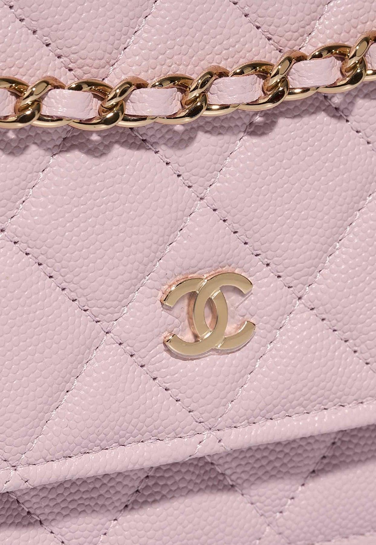 Small classic handbag, Grained shiny calfskin & gold-tone metal, coral pink  — Fashion