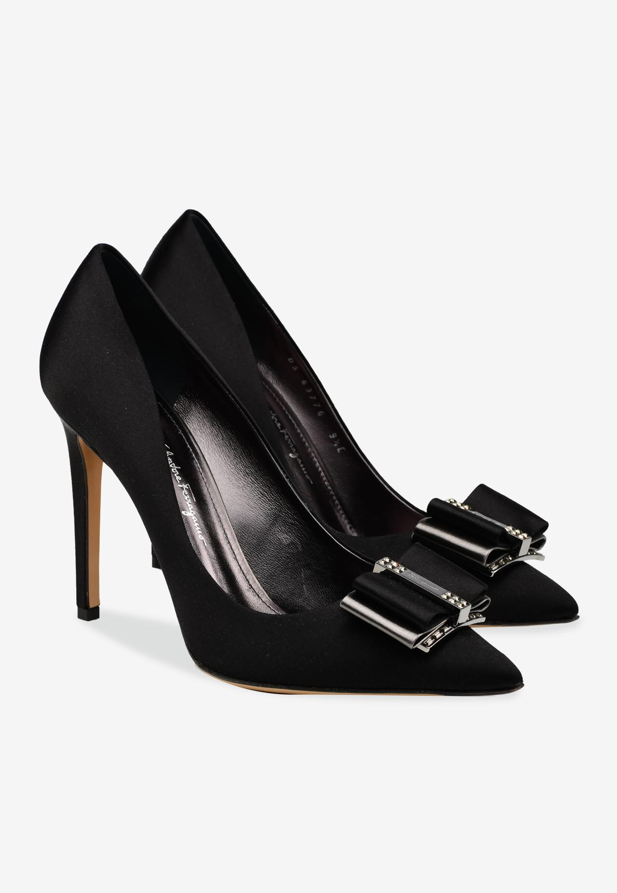 double bow pumps