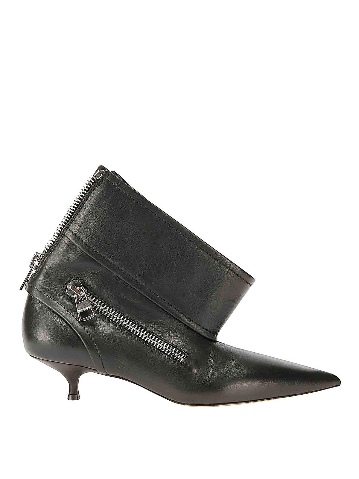 【送料&関税込】J.W. Anderson Boots Chain over-the-knee leather boots in black - JW Anderson