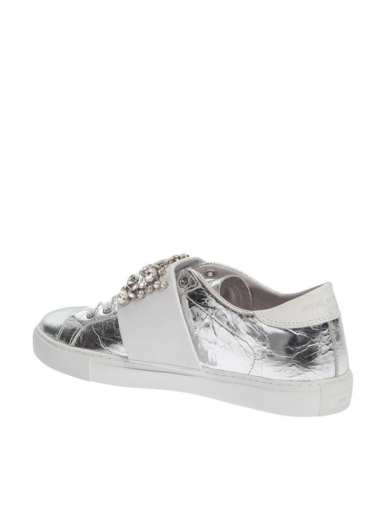 date newman sneakers