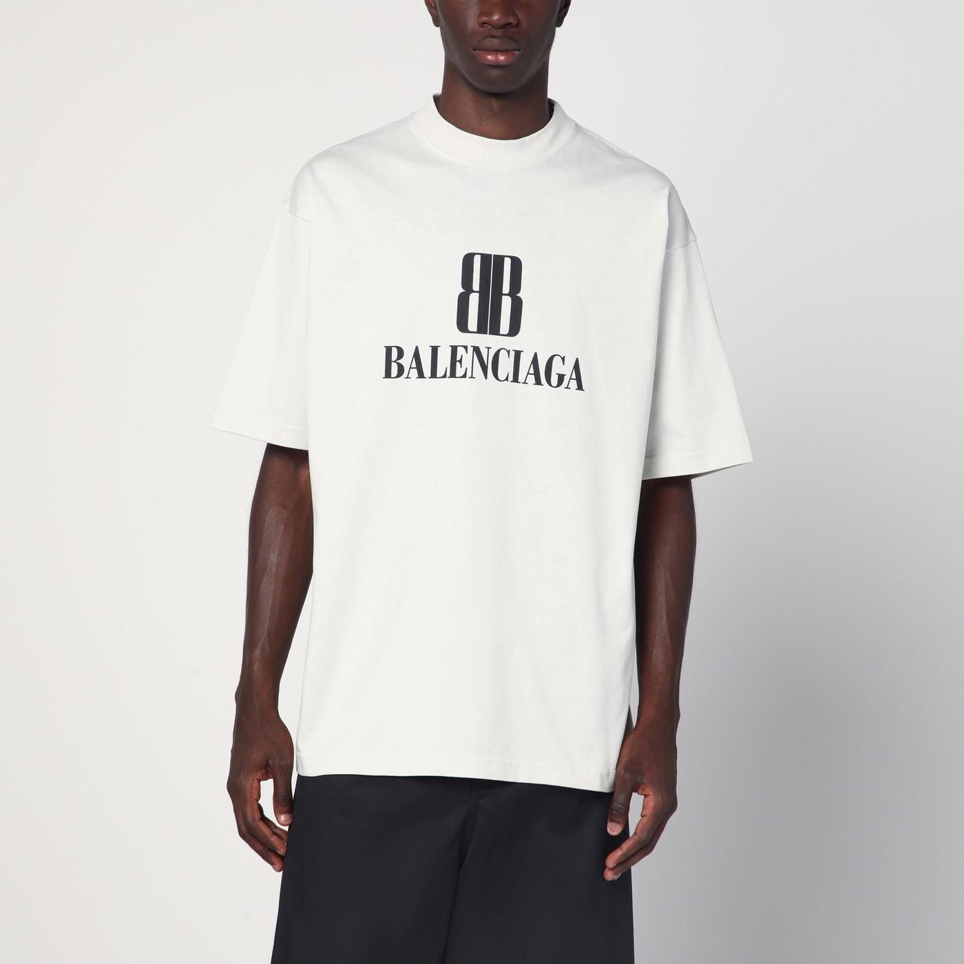 関税込み BALENCIAGA NANO BB Tシャツ ミディアム フィット ホワイト の ウィメンズ BB Monogram Minimal Short Sleeve