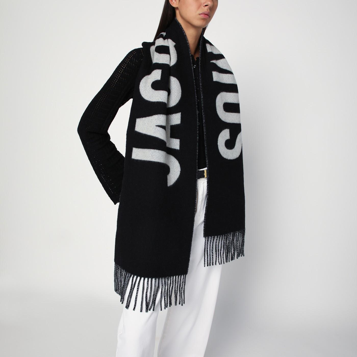 スカーフ JACQUEMUS Woman Scarf Black 226AC4355007 990 jacquemus_2003750781579_1_gran