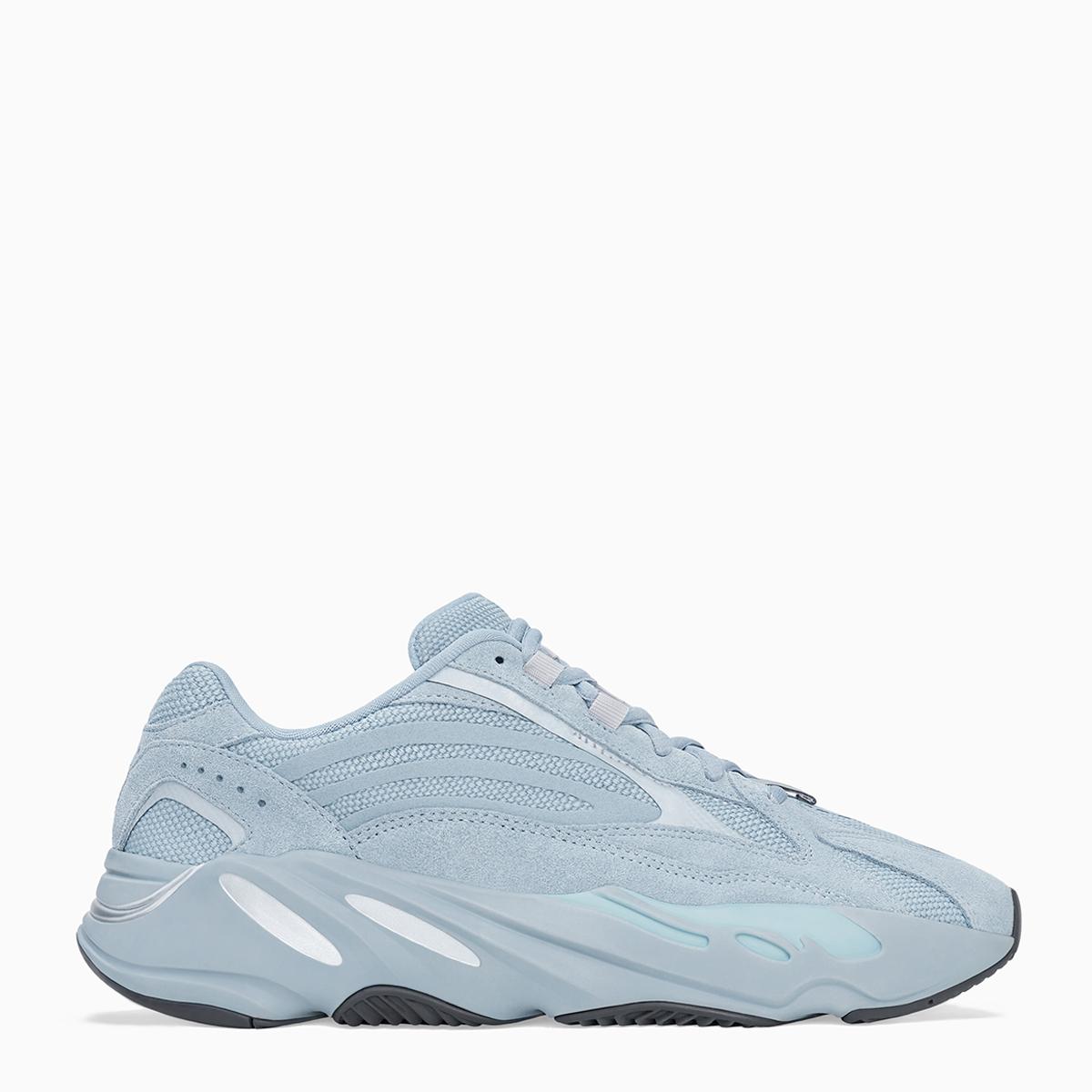 yeezy 700 baby blue