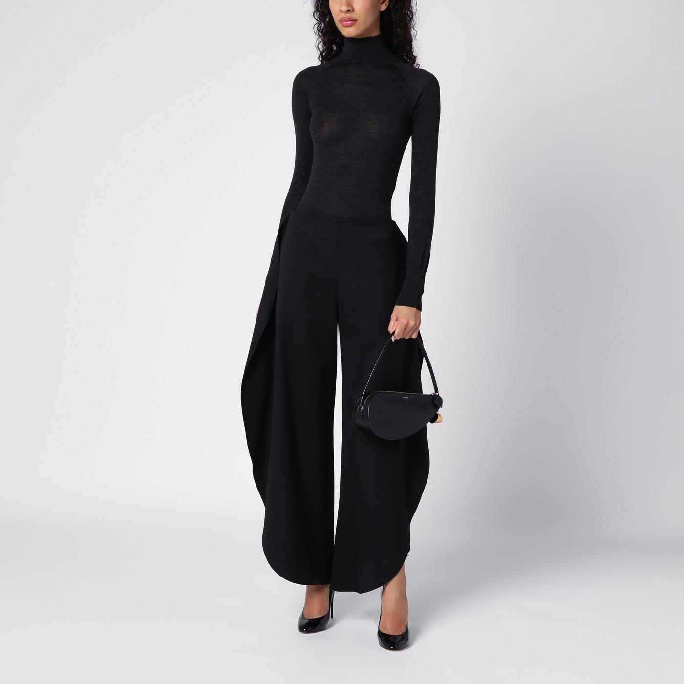 パンツ ALAIA ROUNDED PETAL PANTS Alaïa Rounded Petal Trousers in Black | Lyst