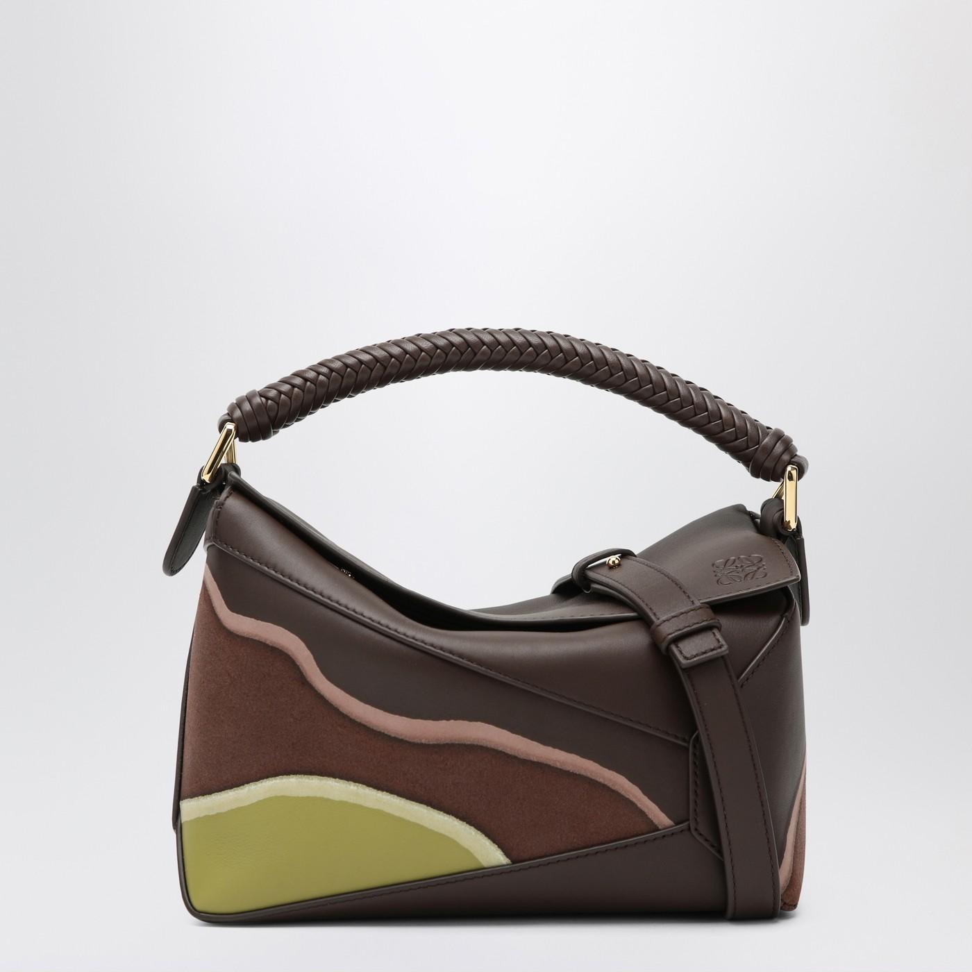 ショルダーバッグ・ポシェット LOEWE PUZZLE EDGE SMALL BAG CHOCOLATE/LIGHT MOSS LOEWE Puzzle Edge small textured-leather shoulder bag | NET