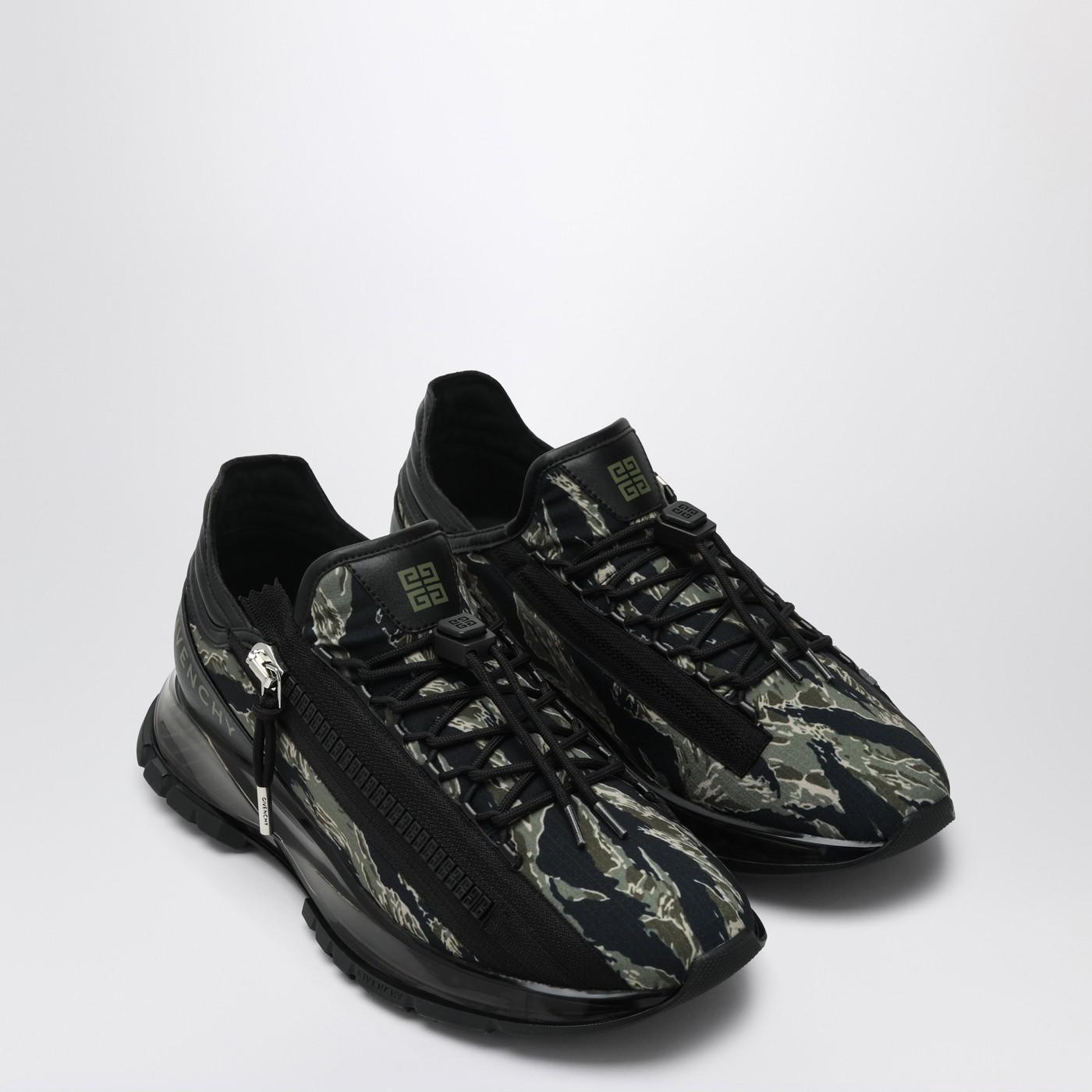 スニーカー Givenchy Sneaker Spectre With Camouflage Print Givenchy Sneaker Spectre With Camouflage Print in Black for