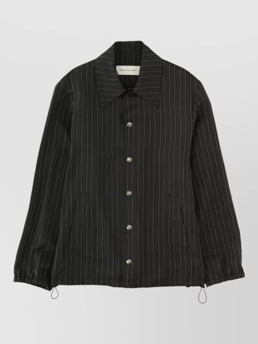 Robe satinée asymétrique et fendue