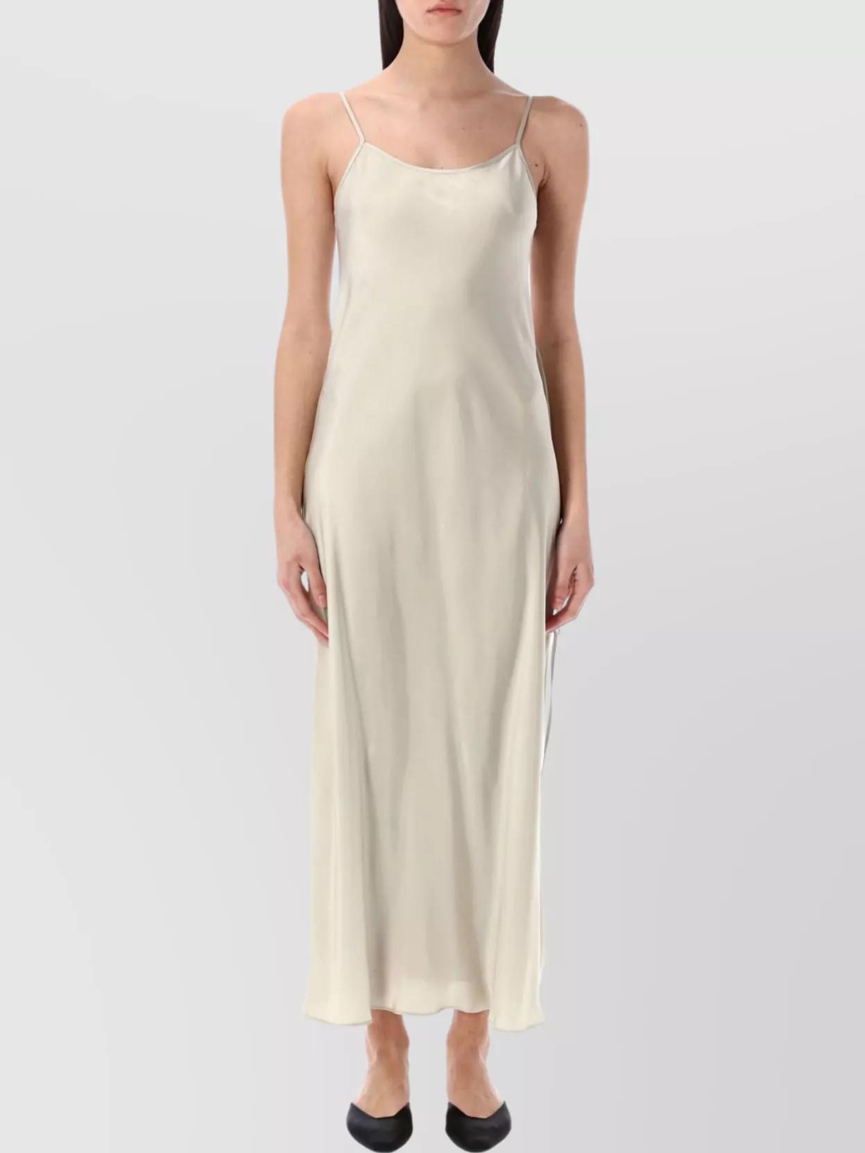 Low Classic Maxi dresses for Women | Online Sale up to 32