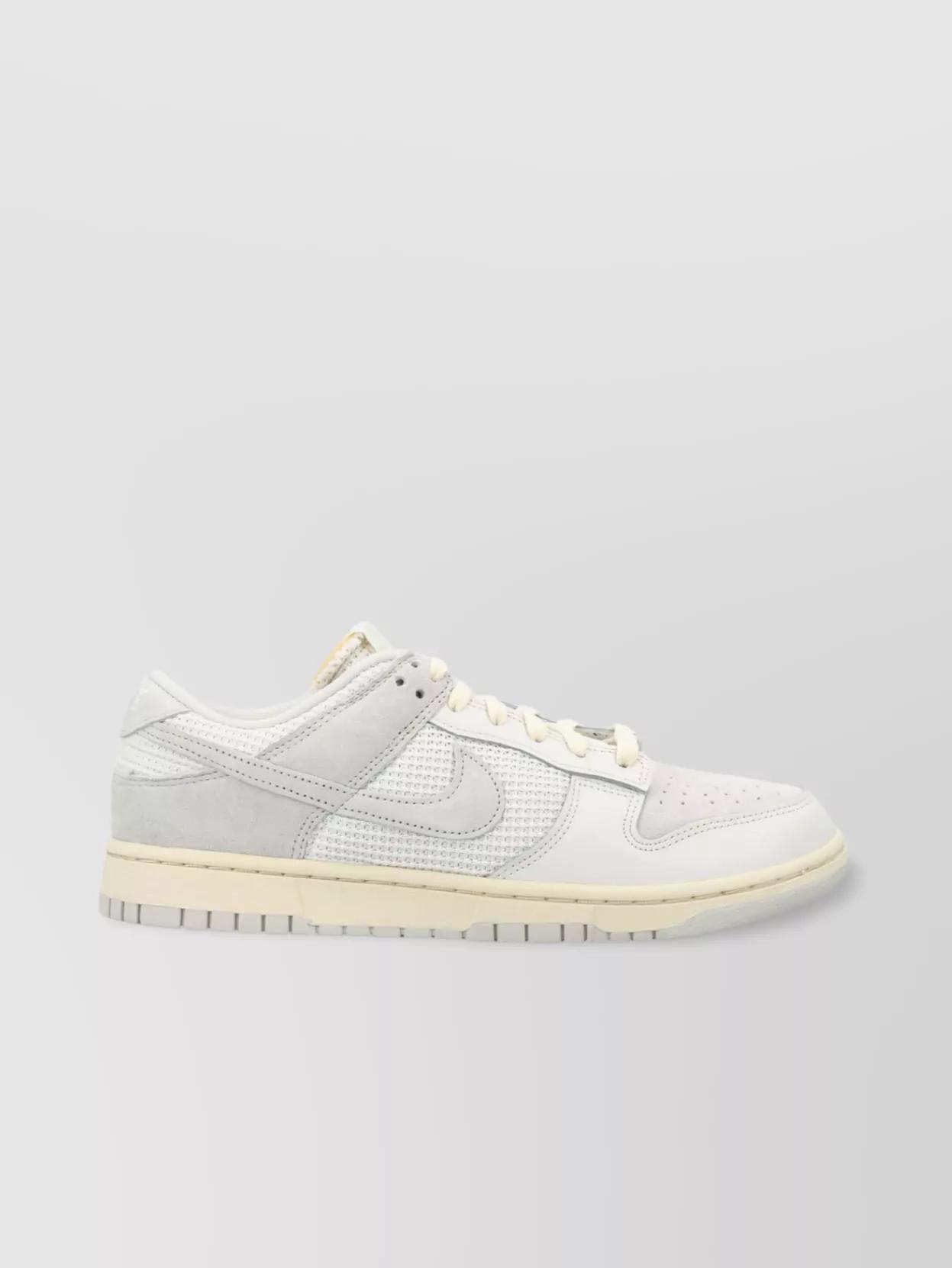 nike low cut sneakers