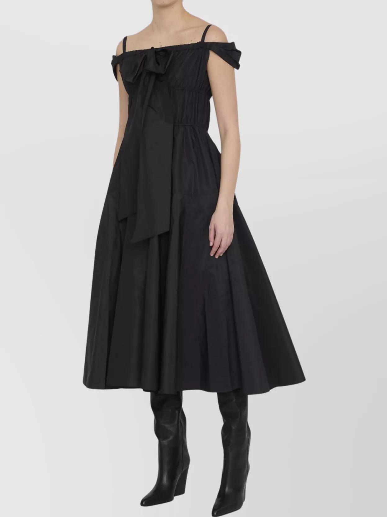ワンピース PATOU FW24 DRAPED MAXI DAY DRESS (DR1450193 999B) Patou Draped Maxi Day Dress - Black | Garmentory