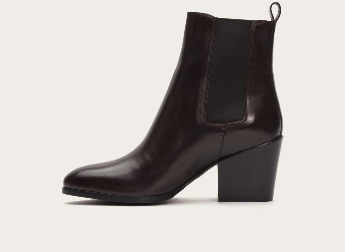 frye casey chelsea boots