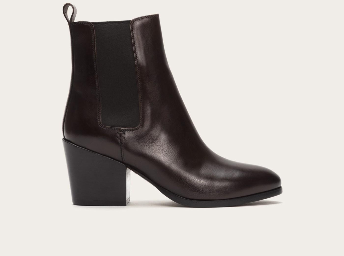 frye casey chelsea boots