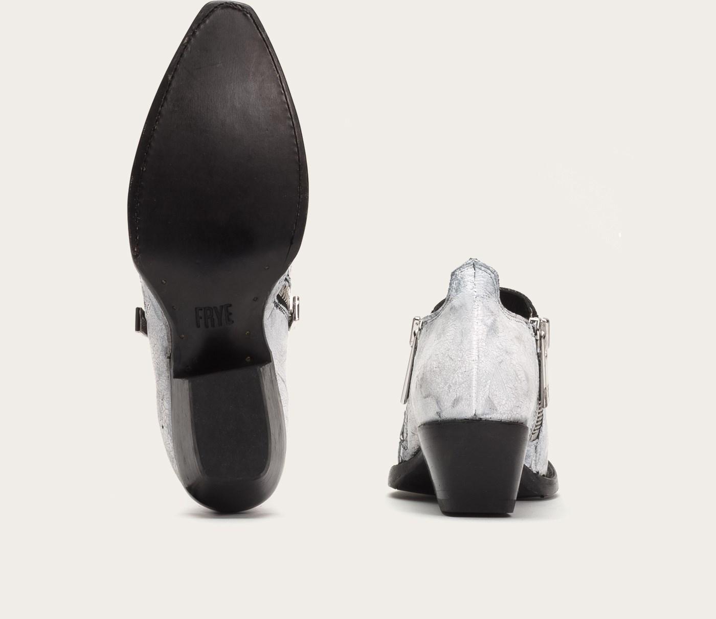 frye sacha zip shootie