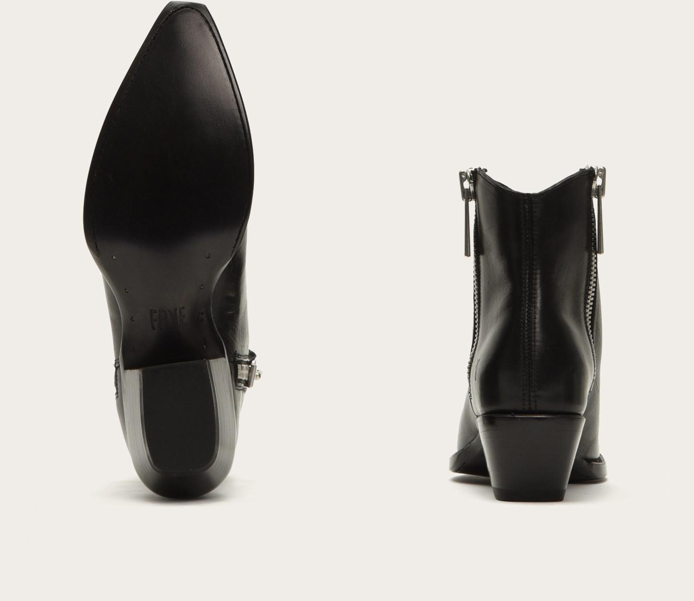frye sacha zip shortie