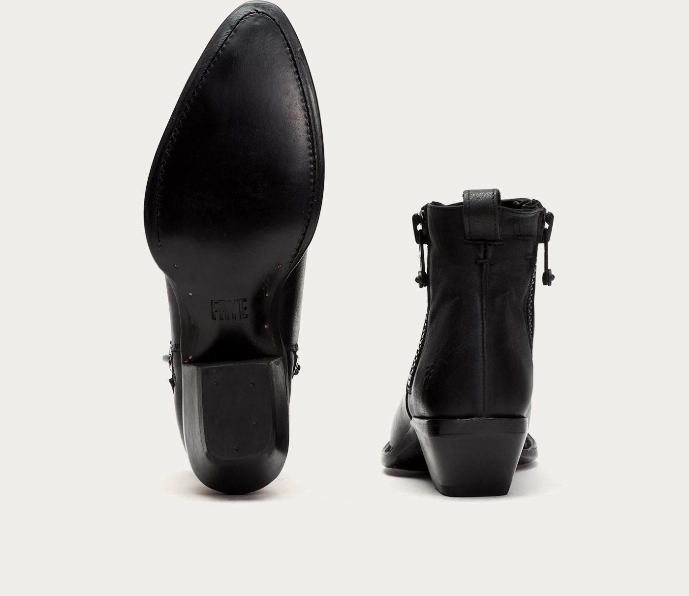 frye sacha metal plate shortie