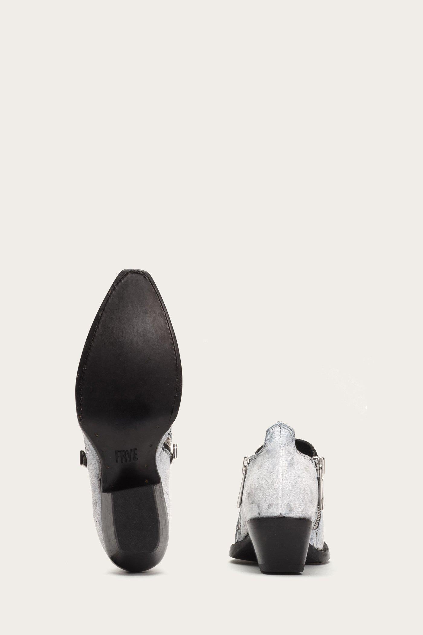 frye sacha zip shootie