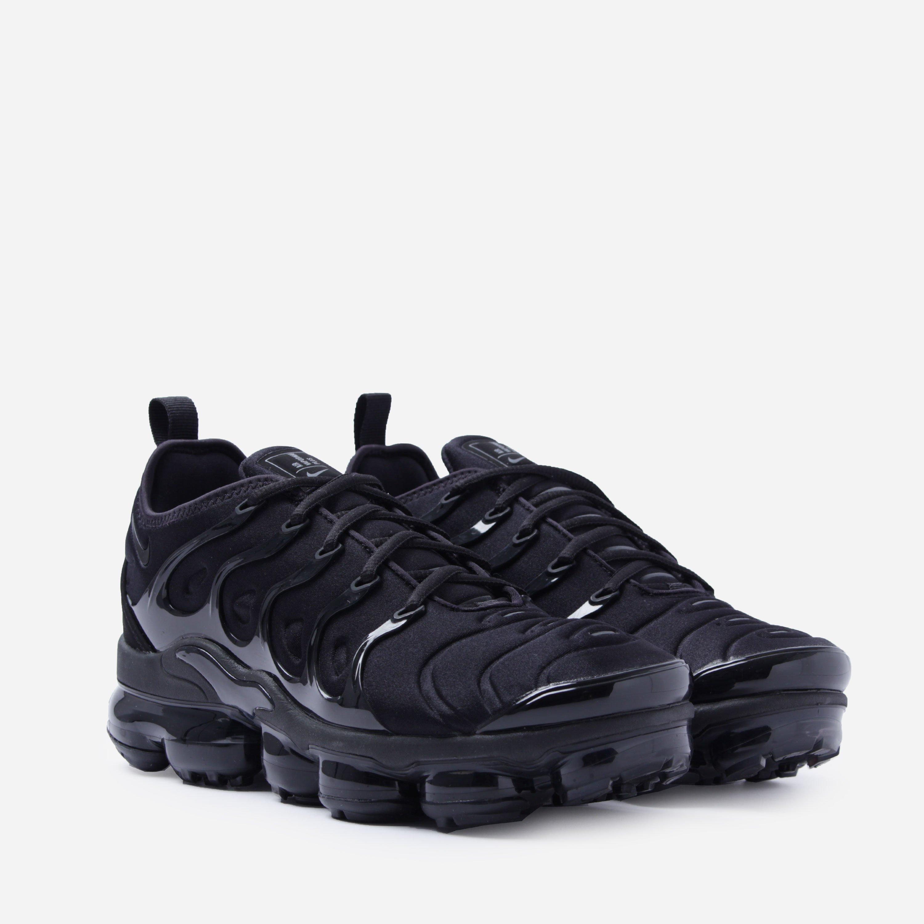 vapormax plus black size 6