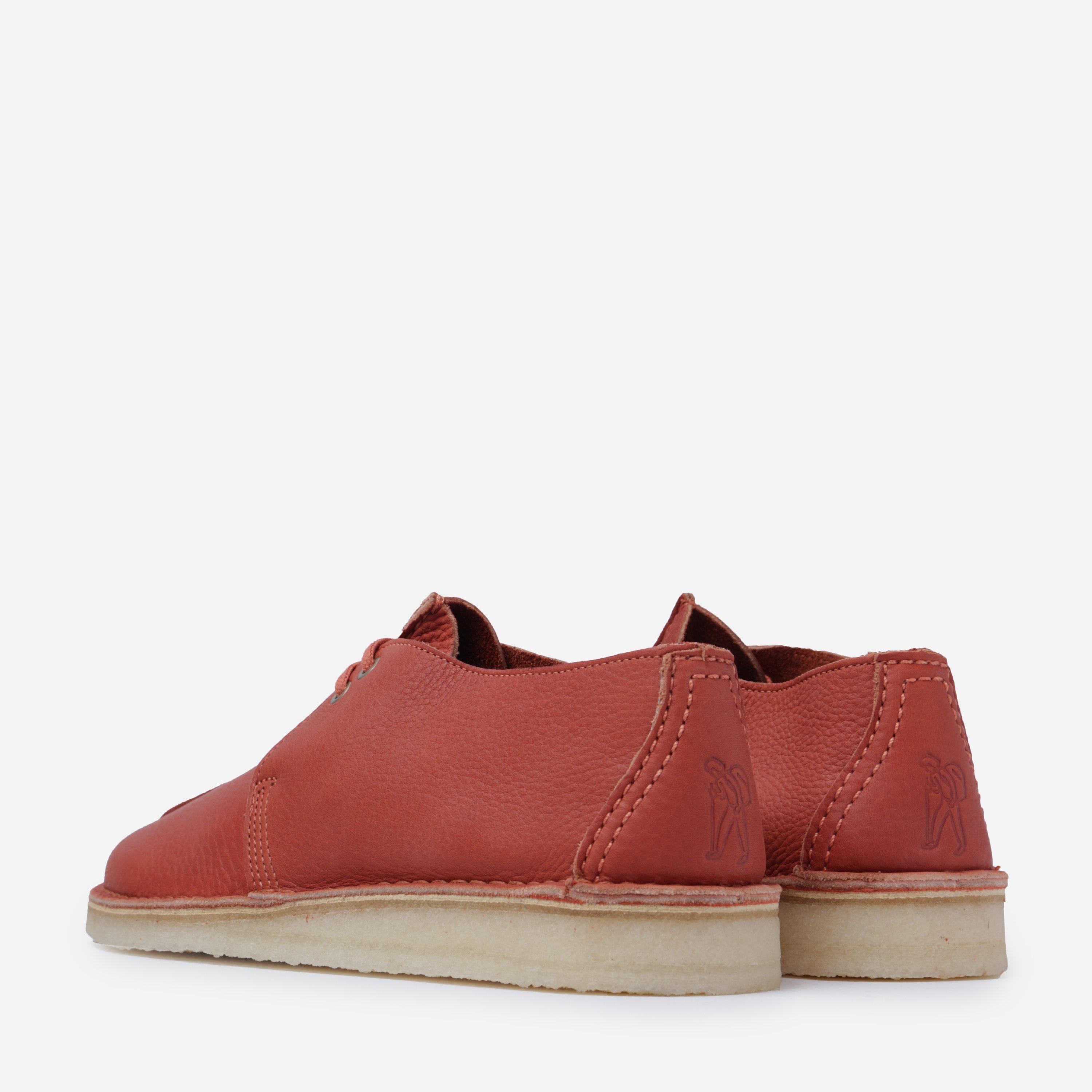 clarks desert trek red