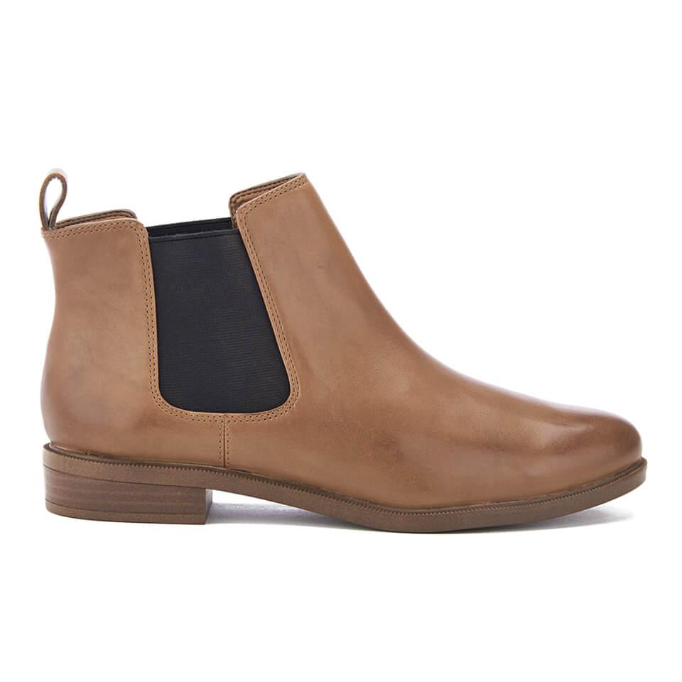Clarks Taylor Shine Leather Chelsea Boots in Brown | Lyst