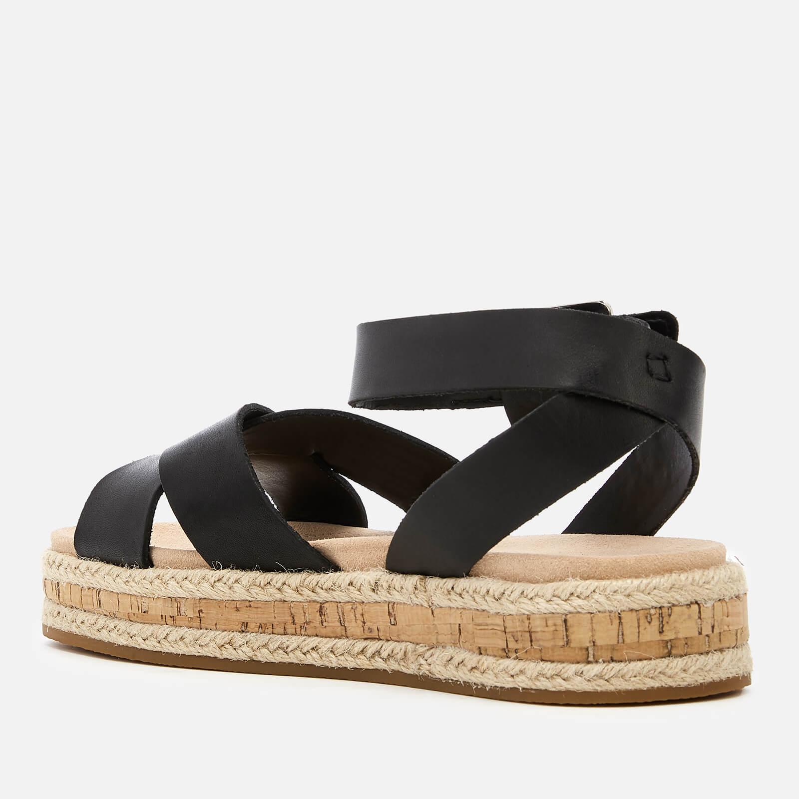 clarks flatform sandals