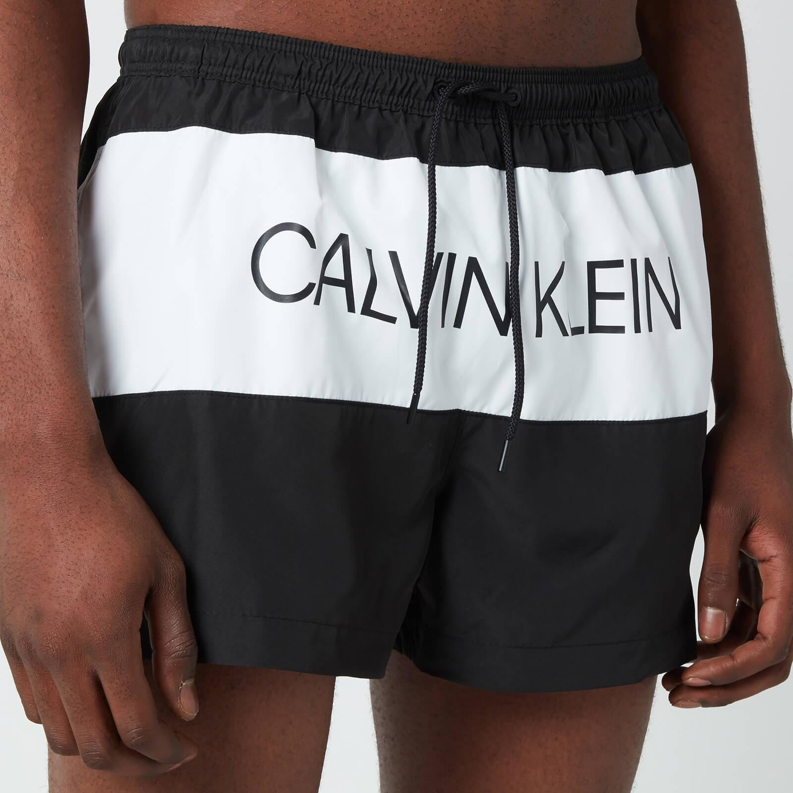 Luchtvaartmaatschappijen bagageruimte Vochtig Calvin Klein Synthetic Big Logo Drawstring Swim Shorts in Black for Men -  Lyst