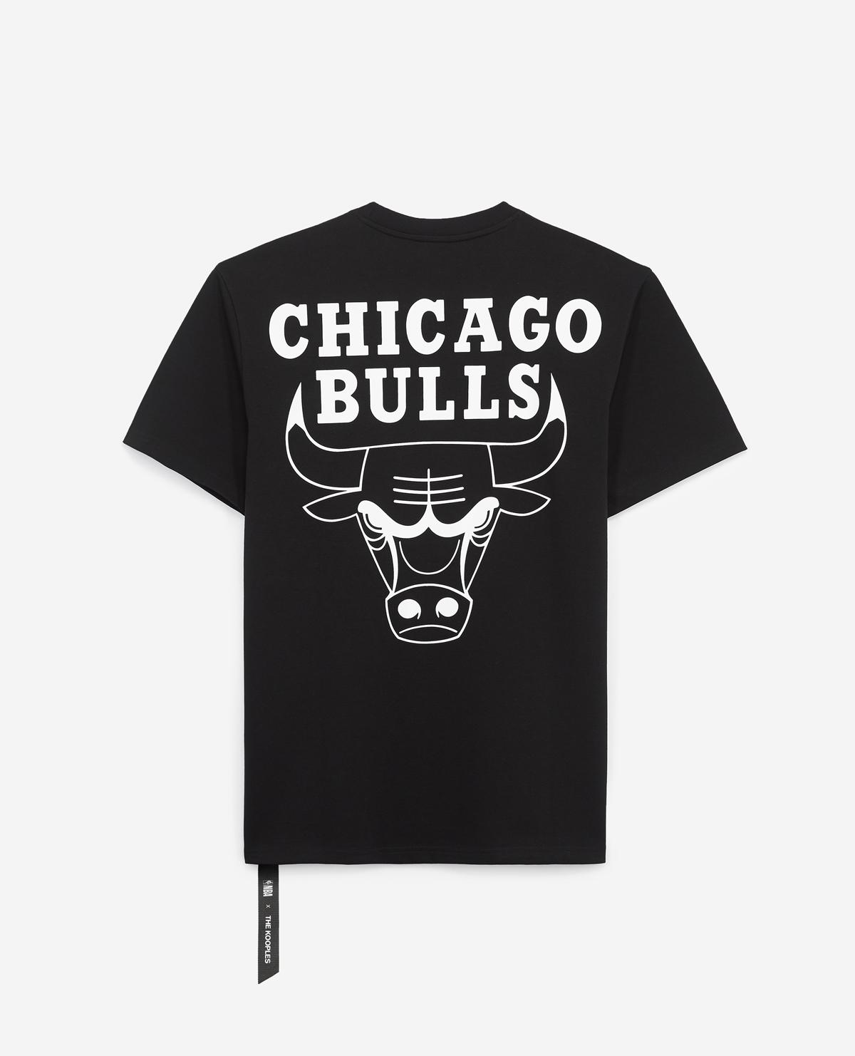 black chicago bulls shirt