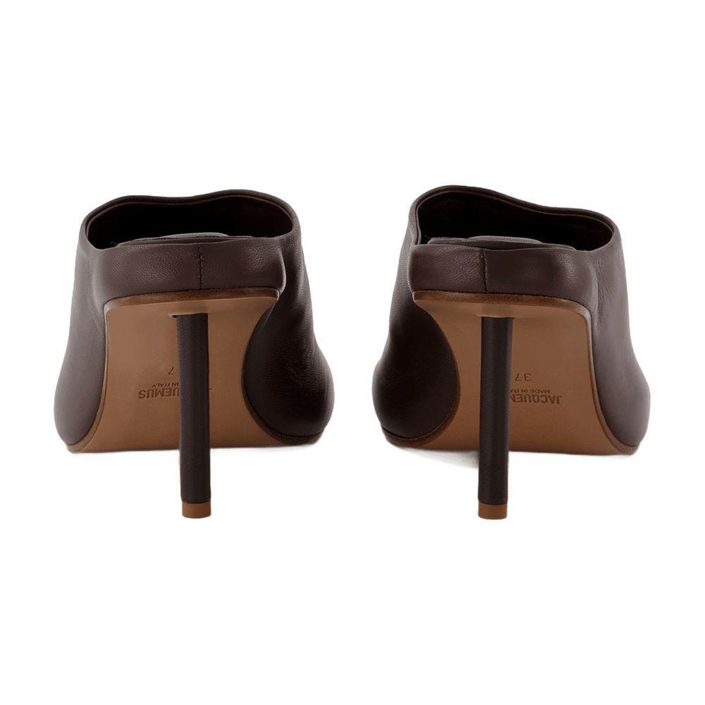 サンダル・ミュール JACQUEMUS Nuvola Mules in Brown Leather JACQUEMUS Nuvola leather mules | THE OUTNET