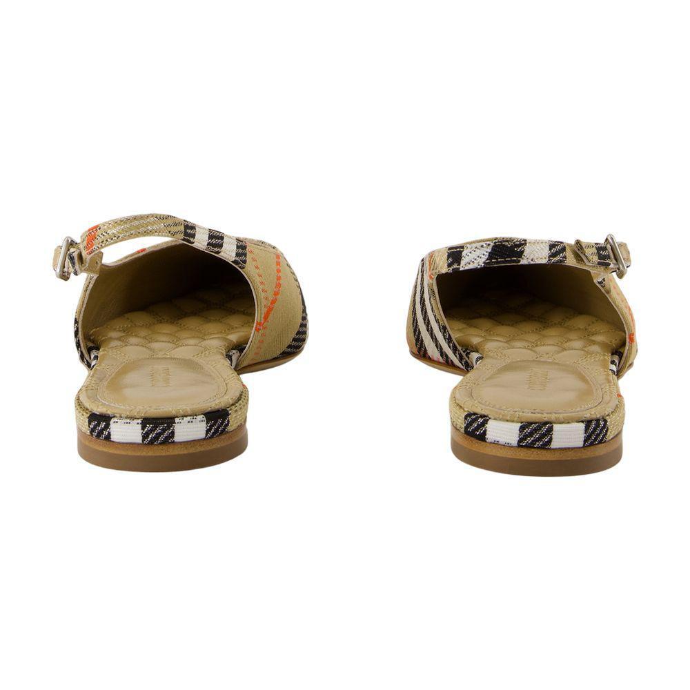 【関税＆送料込み】Burberry Lf Birdie 55 Sandals Burberry Birdie Flat - Free Shipping | DSW