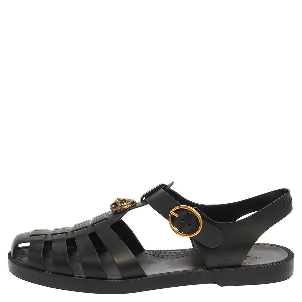 rubber buckle strap sandal