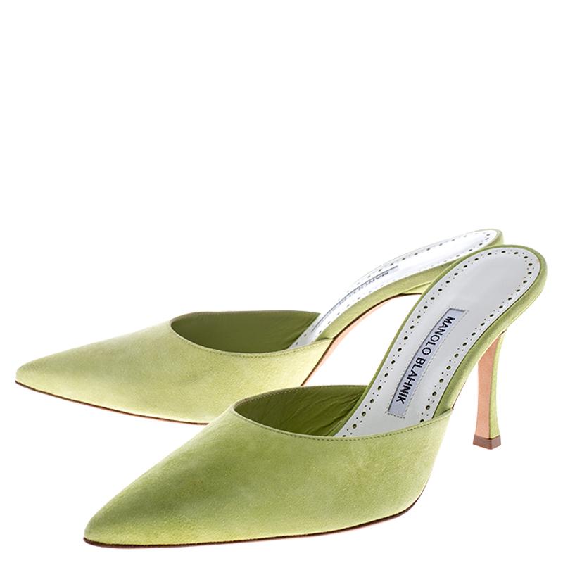manolo blahnik arriga suede mule pump