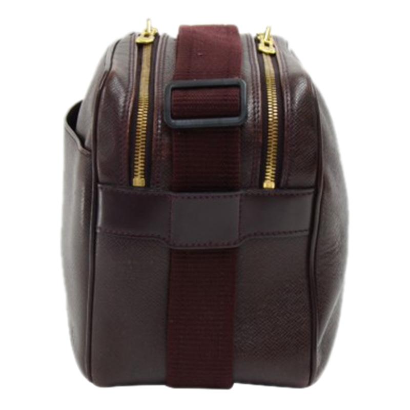 Louis Vuitton Burgundy Taiga Leather Reporter Bag for Men - Lyst