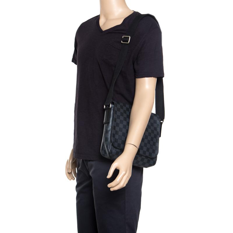 Louis Vuitton Damier Graphite Canvas District Pm Bag in Black,Grey (Black) for Men - Lyst