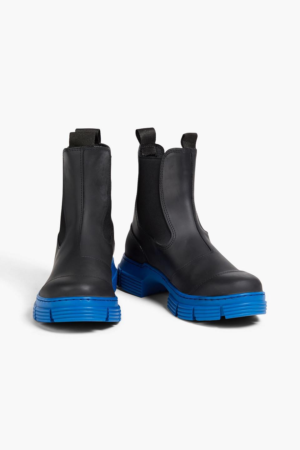 Blue tongue deals boots