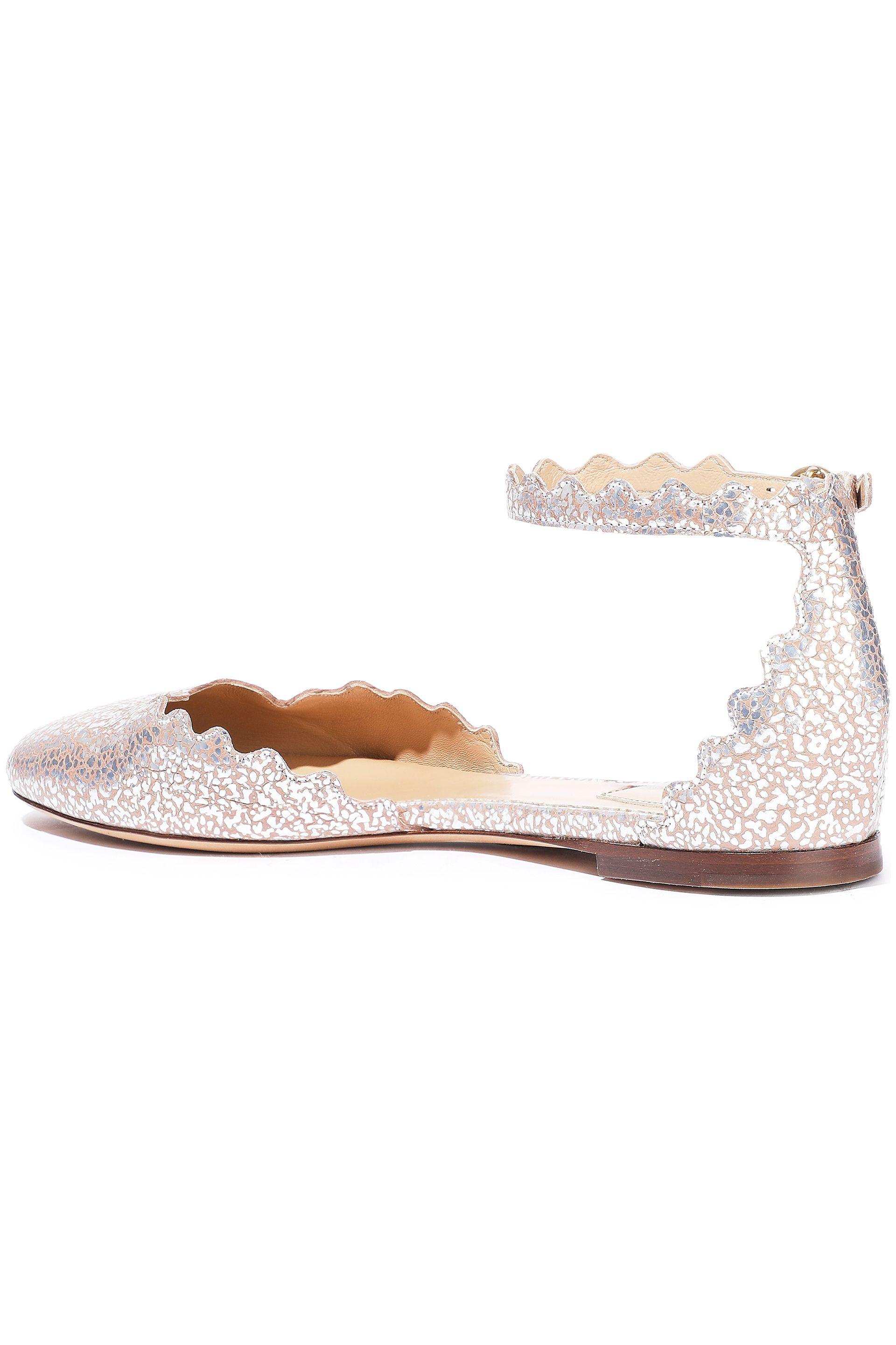 Chloé Chloé Lauren Scalloped Metallic Cracked-leather Ballet Flats Blush - Lyst