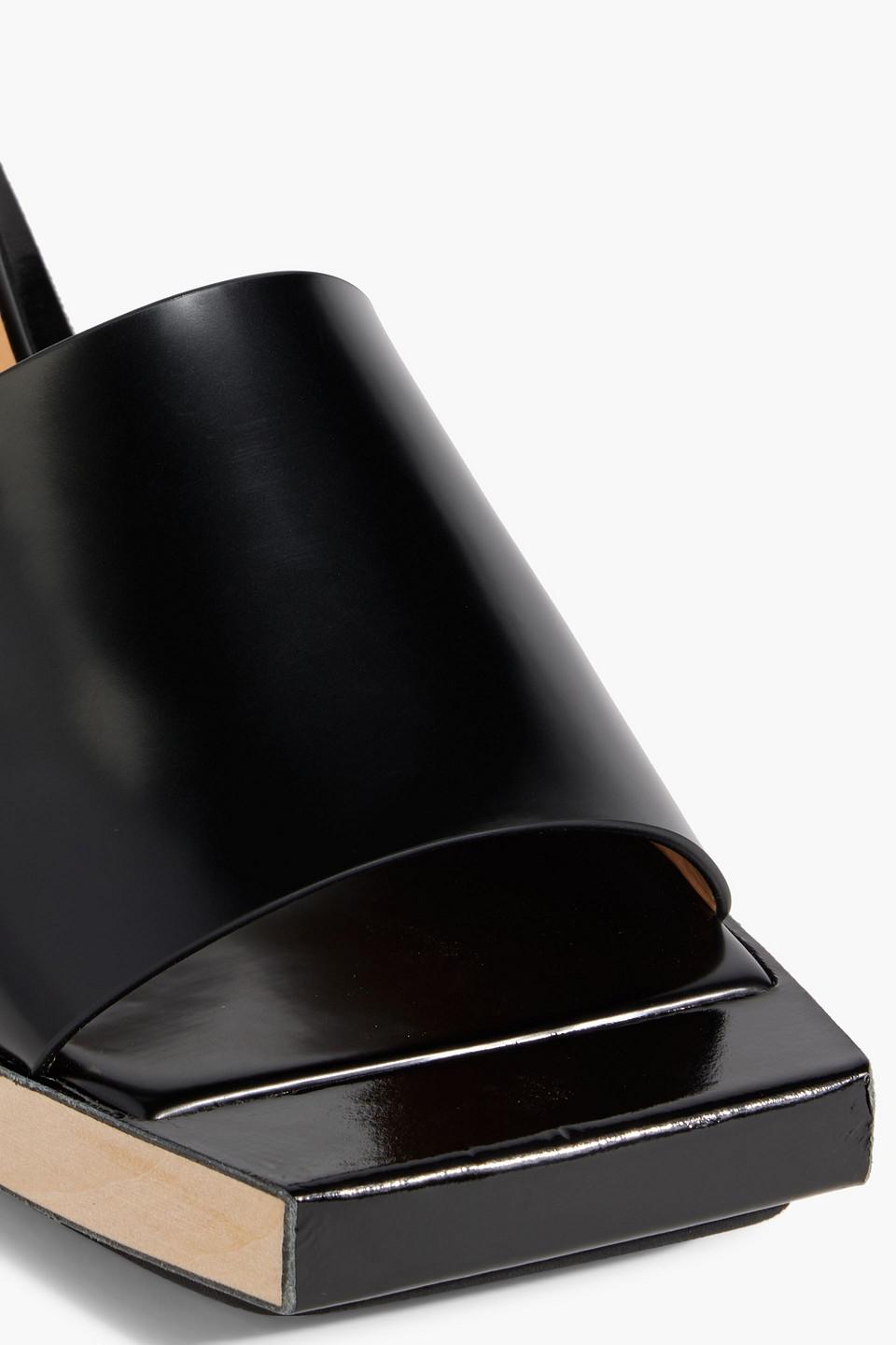 MAISON MARGIELA★素敵！MM22 glossed-leather wedge mules Maison Margiela Mm22 Glossed-Leather Wedge Mules in Black | Lyst