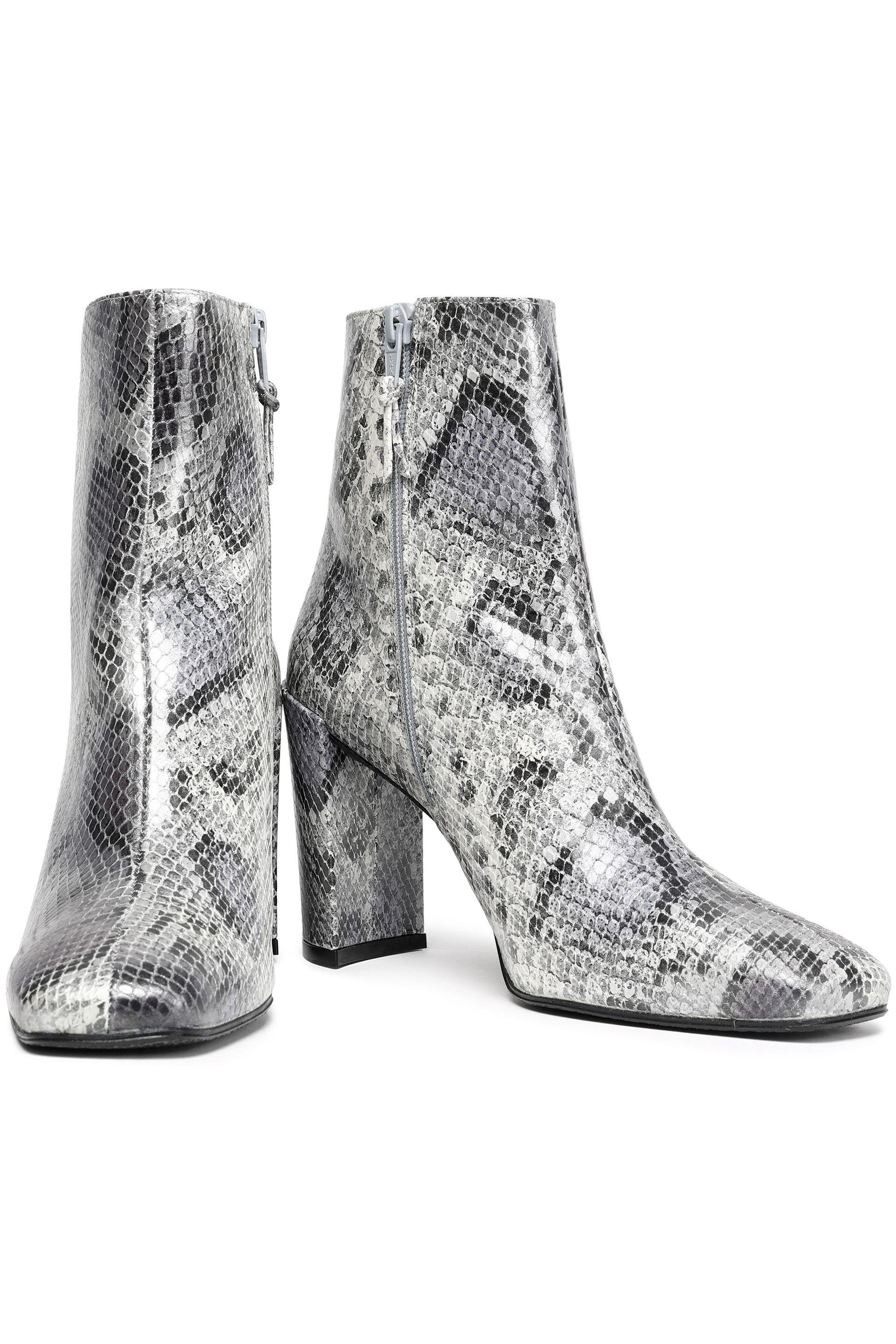 stuart weitzman vigor boots