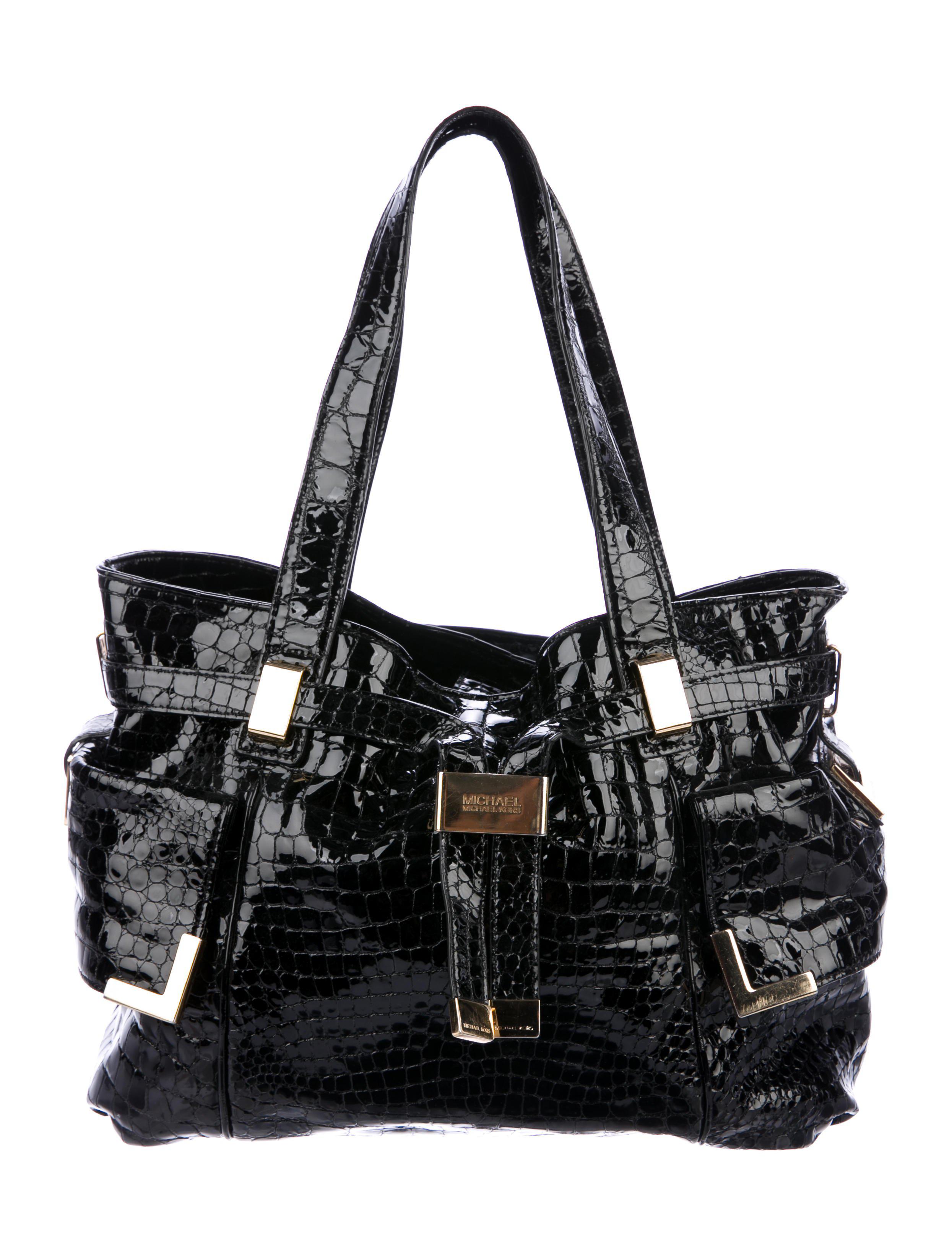 Lyst Michael Kors Beverly Drawstring Bag Michael Kors Women S Metallic Beverly Drawstring Bag Black